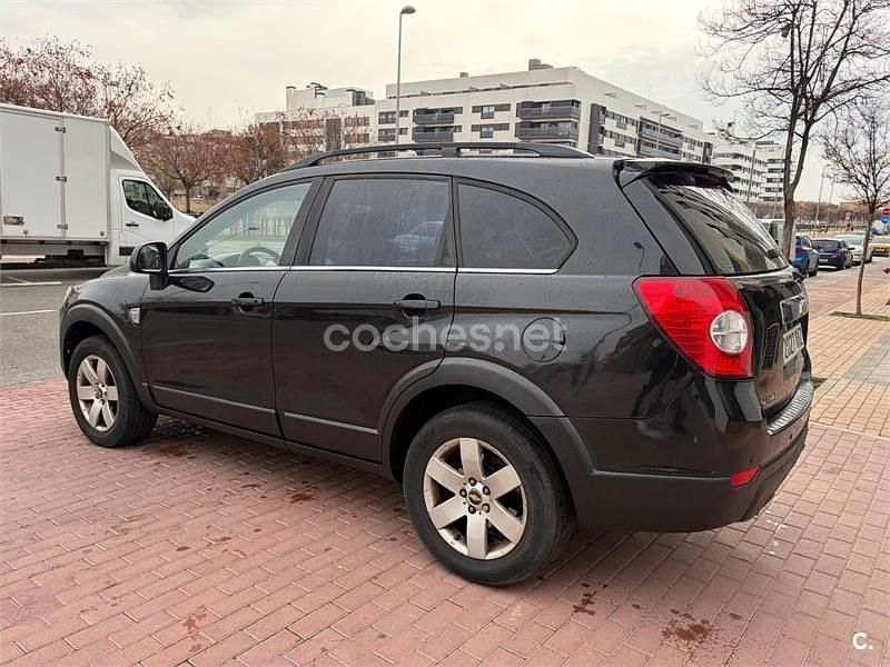 Usado Chevrolet Captiva LS 127 CV (93 kW) 2008 Negro SUV