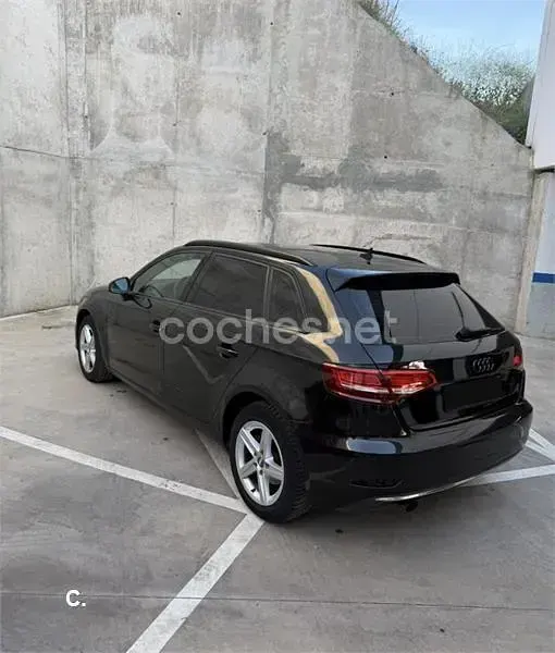 Usado Audi A3 116 CV (85 kW) 2019 Negro Berlina