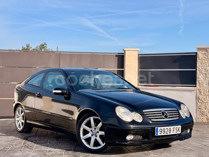 Negro Usado 2005 Mercedes C220 Sport Edition Berlina | 4800 € (Buen precio) - Imagen 1/4