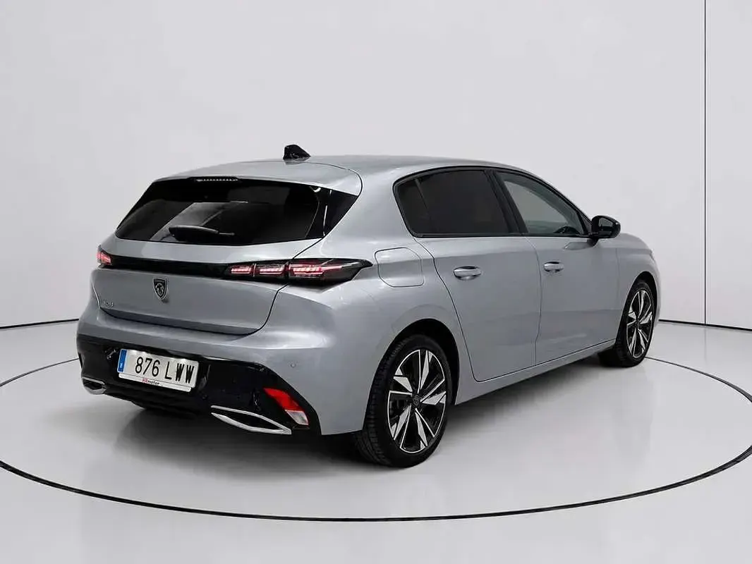 Usado Peugeot 308 Allure 131 CV (96 kW) 2022 Gris Utilitario