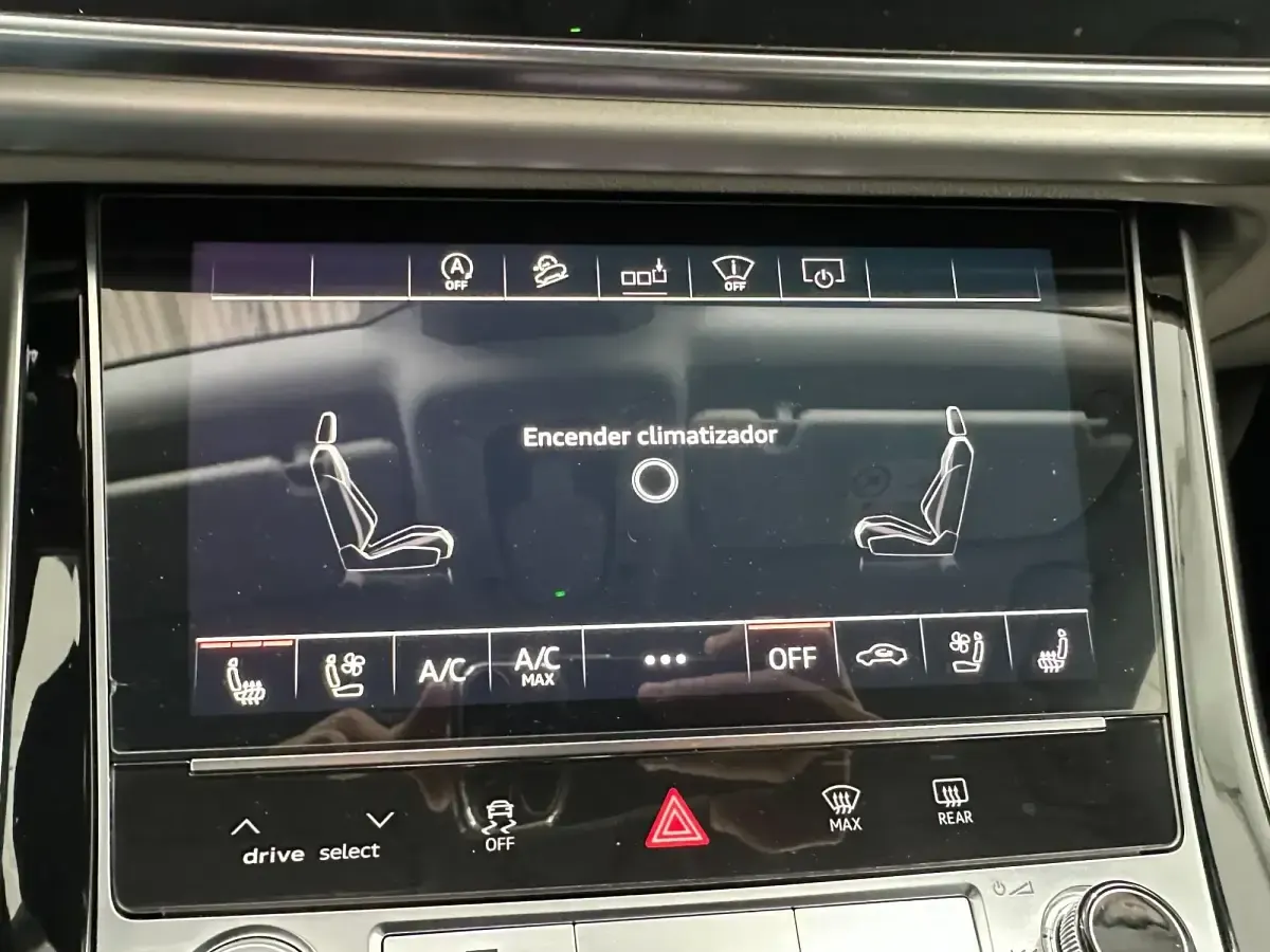 Usado Audi Q8 286 CV (210 kW) 2020 Gris SUV