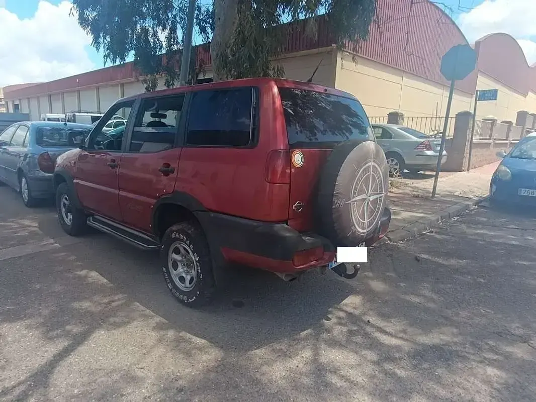 Usado Nissan Terrano Comfort 99 CV (72 kW) 1999 Burdeos SUV