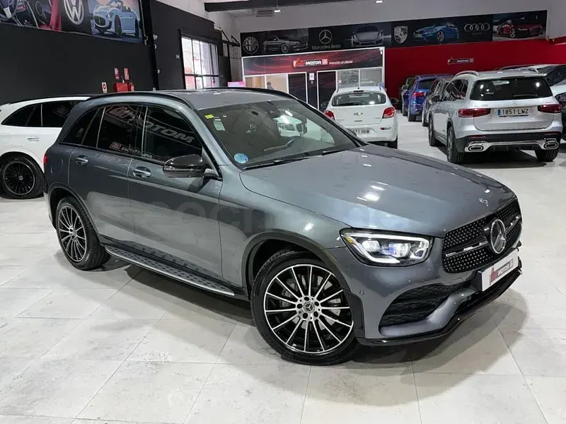 Käytetty Mercedes GLC300e 258 HP (189 kW) 2020 Harmaa Katumaasturi