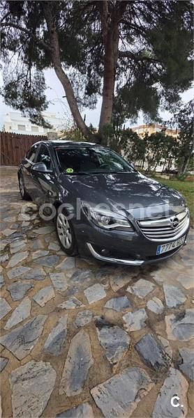 Usado Opel Insignia Selective 140 CV (102 kW) 2014 Gris / plata Berlina