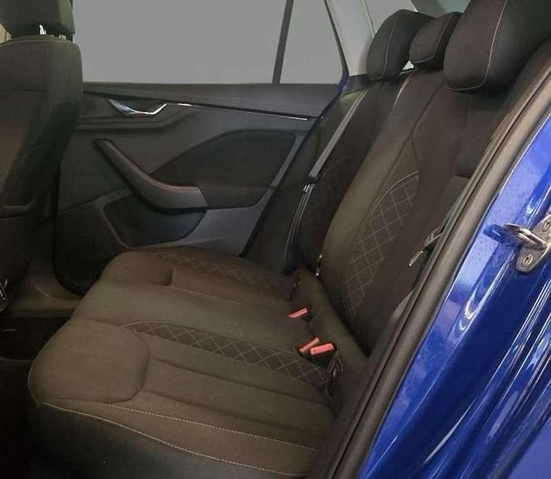 Usado Skoda Kamiq Ambition 110 CV (80 kW) 2023 Azul SUV