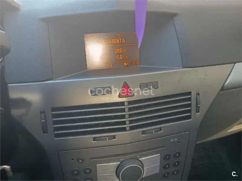 Usado Opel Astra Cosmo 100 CV (73 kW) 2005 Gris / plata Berlina