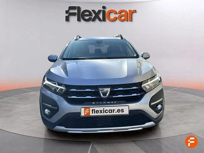 Usado Dacia Sandero Comfort 91 CV (66 kW) 2022 Gris / plata Utilitario