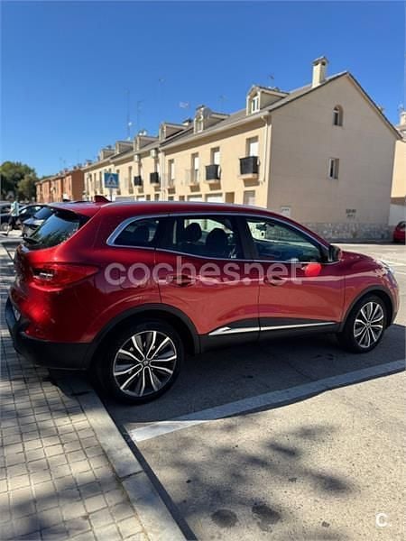 Usado Renault Kadjar Zen 130 CV (95 kW) 2017 Rojo SUV