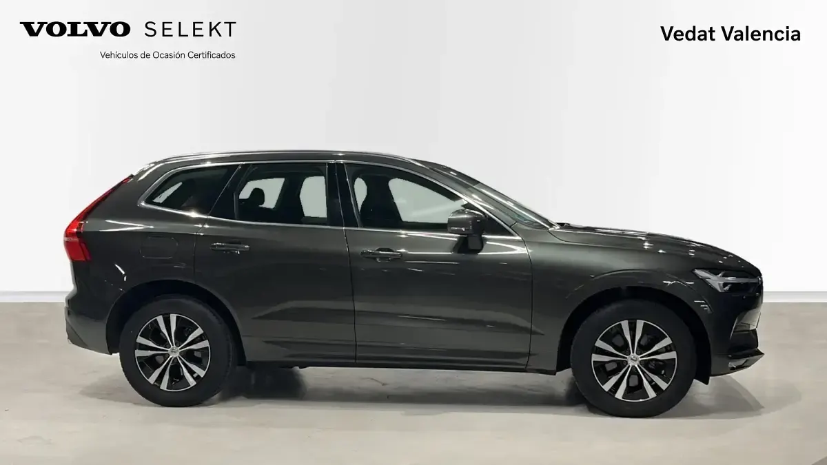 Usado Volvo XC60 Momentum 197 CV (144 kW) 2021 Gris SUV