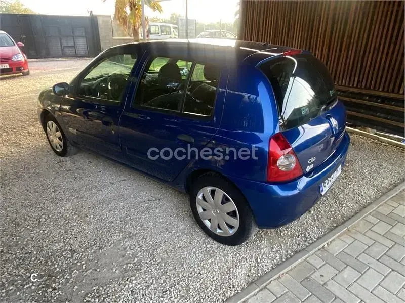Usado Renault Clio II Authentique 70 CV (51 kW) 2007 Azul Berlina