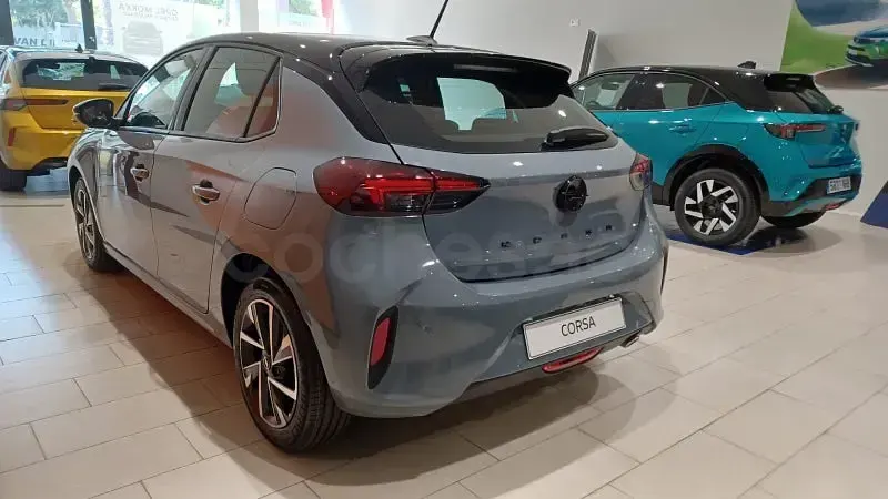 Nuevo Opel Corsa 100 CV (73 kW) 2026 Gris / plata Utilitario