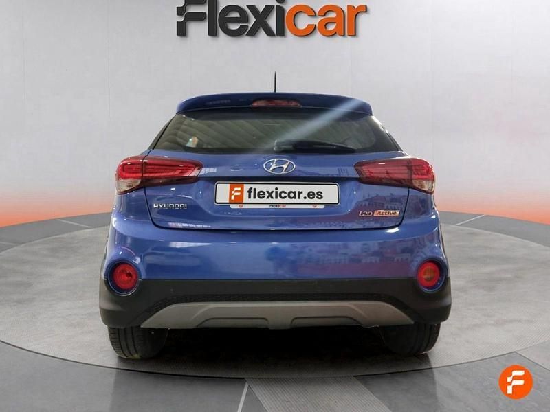 Usado Hyundai i20 100 CV (73 kW) 2019 Azul Berlina