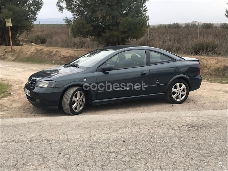 Verde Usado 2001 Opel Astra Edition Coupe | 1999 € - Imagen 1/4