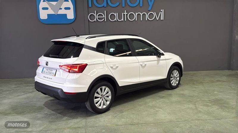 Usado Seat Arona Ecomotive 96 CV (70 kW) 2018 Blanco SUV