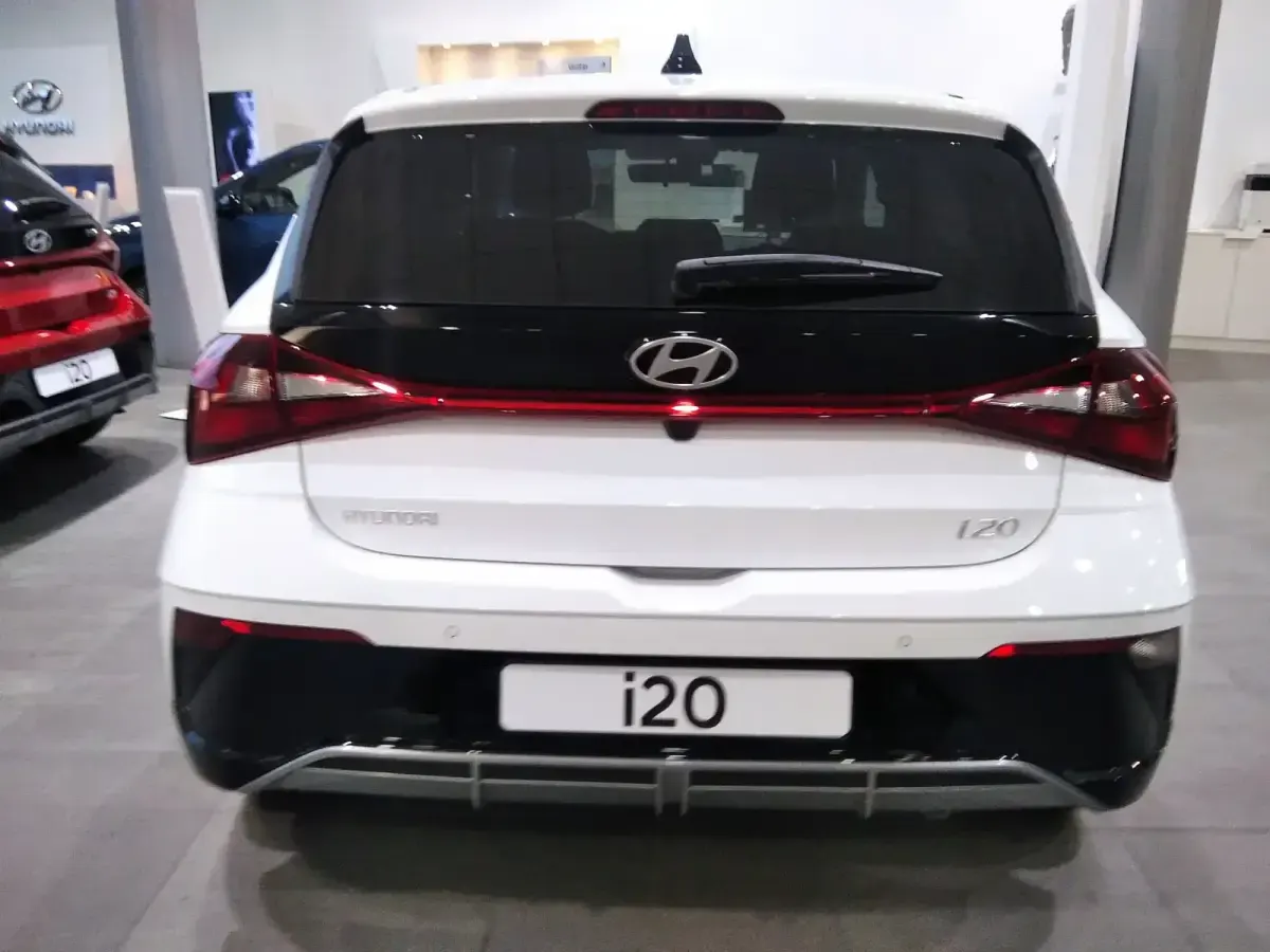 Nuevo Hyundai i20 100 CV (73 kW) 2025 Blanco Utilitario