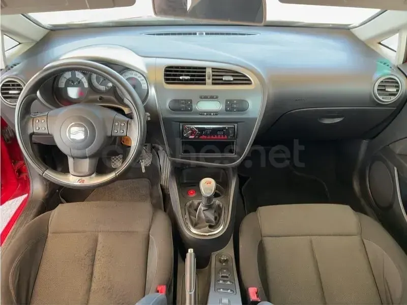 Usado Seat Leon FR 170 CV (125 kW) 2008 Rojo Utilitario