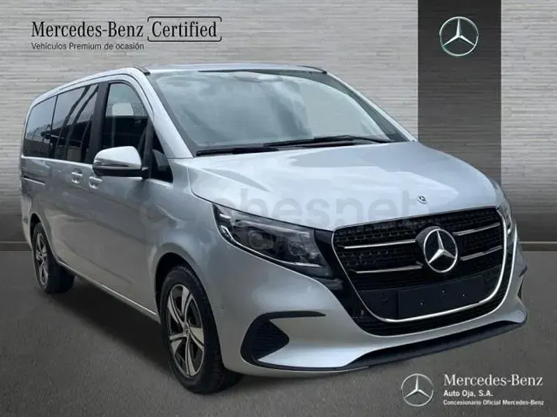 Usado Mercedes V250 Style 190 CV (139 kW) 2025 Gris / plata Monovolumen