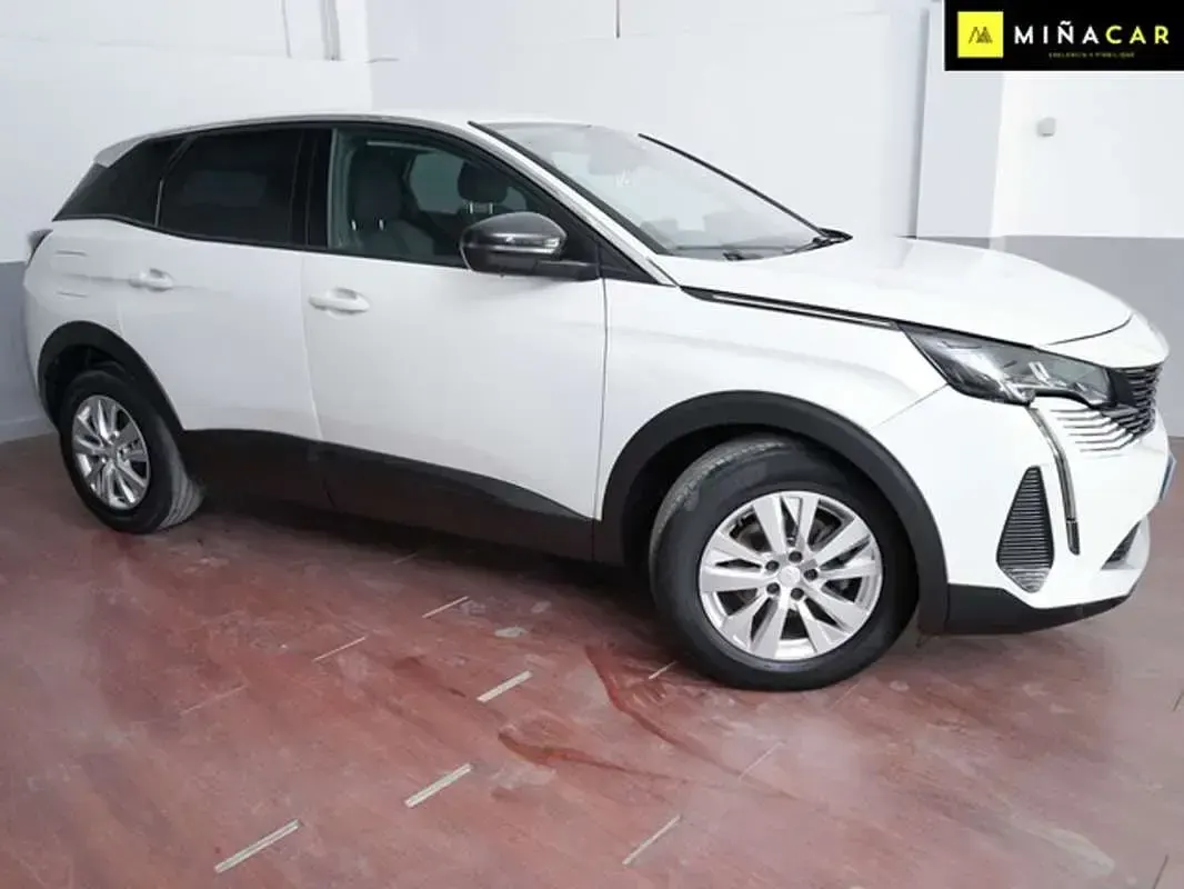Usado Peugeot 3008 Active 129 CV (94 kW) 2022 Blanco SUV