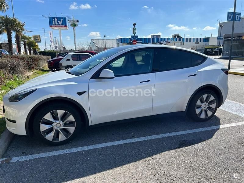 Eléctrico Usado 2023 Tesla Model Y RWD SUV | 30.500 € (Buen precio) - Imagen 1/4