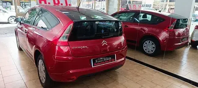 Usado Citroën C4 110 CV (80 kW) 2008 Granate Berlina
