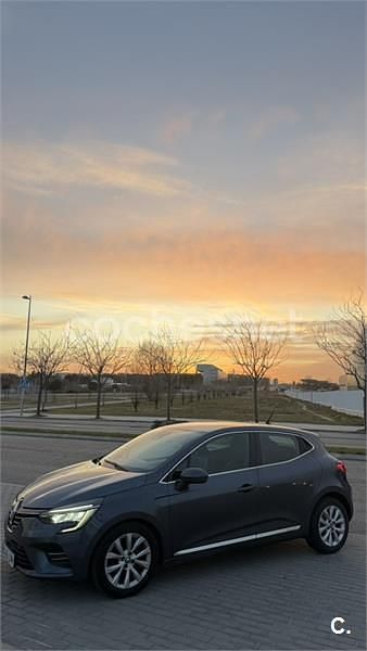 Usado Renault Clio V Zen 100 CV (73 kW) 2021 Gris / plata Berlina