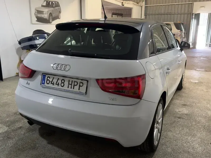 Usado Audi A1 Sportback Attraction 90 CV (66 kW) 2013 Blanco Utilitario