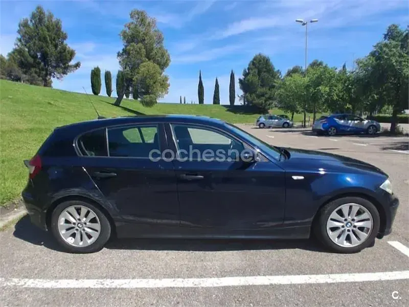 Usado BMW 118 122 CV (89 kW) 2006 Azul Utilitario