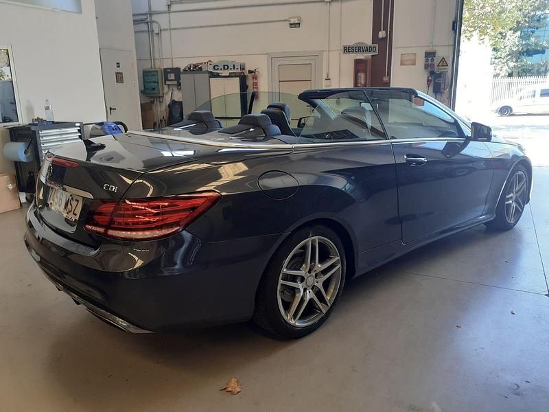 Usado Mercedes E250 204 CV (150 kW) 2015 Azul Descapotable