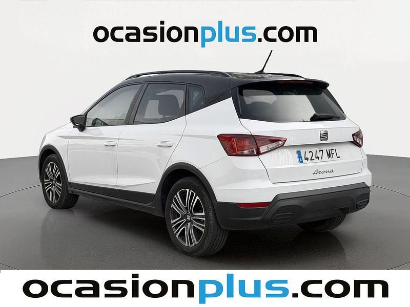 Usado Seat Arona Style 110 CV (80 kW) 2023 Blanco SUV