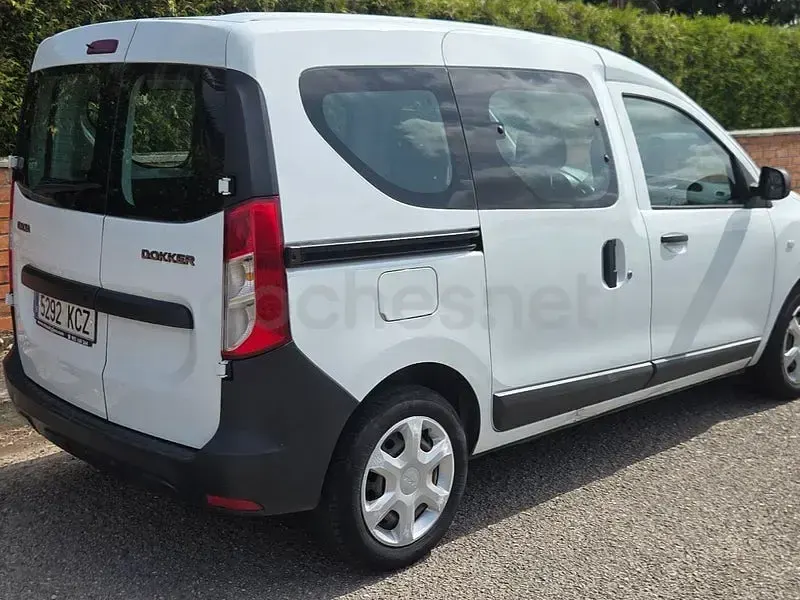 Usado Dacia Dokker Essentiel 95 CV (69 kW) 2018 Blanco Monovolumen