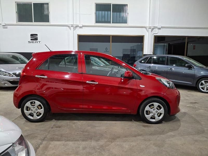 Usado Kia Picanto 66 CV (48 kW) 2016 Rojo Utilitario