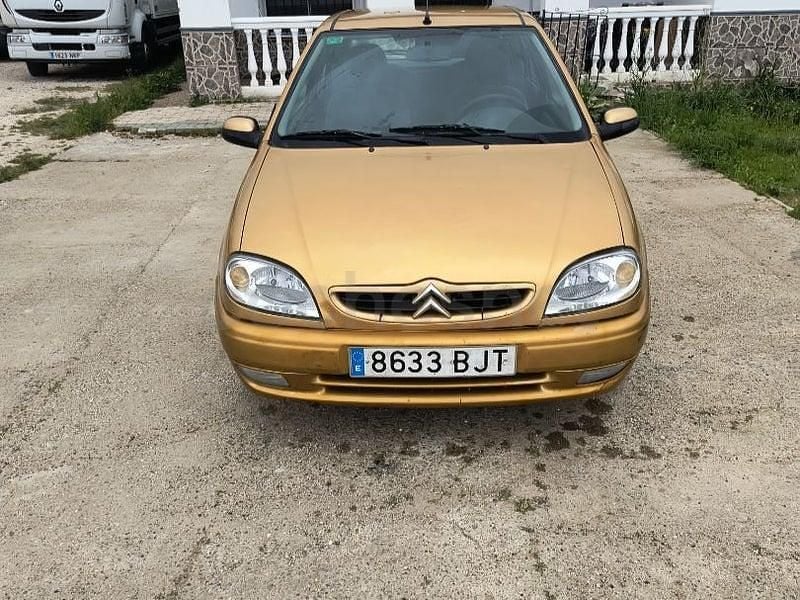 Usado Citroën Saxo 58 CV (42 kW) 2001 Amarillo Utilitario