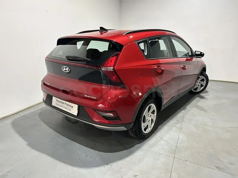 Usado Hyundai Bayon 79 CV (58 kW) 2025 Rojo SUV