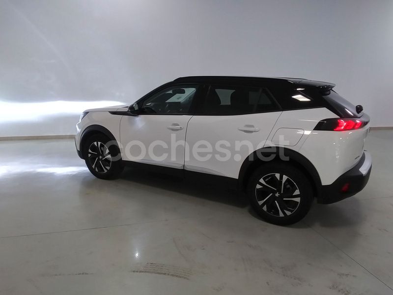 Usado Peugeot 2008 Allure 100 CV (73 kW) 2020 Blanco SUV