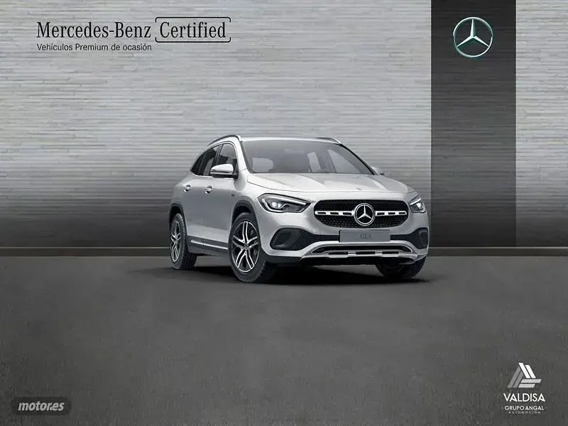 Usado Mercedes GLA250 Progressive 160 CV (117 kW) 2021 Gris / plateado SUV