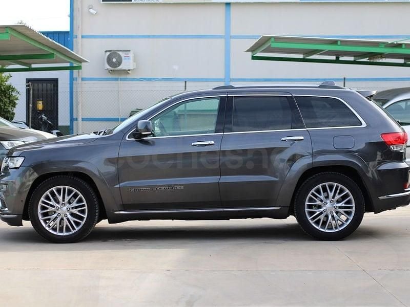 Usado Jeep Grand Cherokee Summit 250 CV (183 kW) 2018 Gris / plata SUV