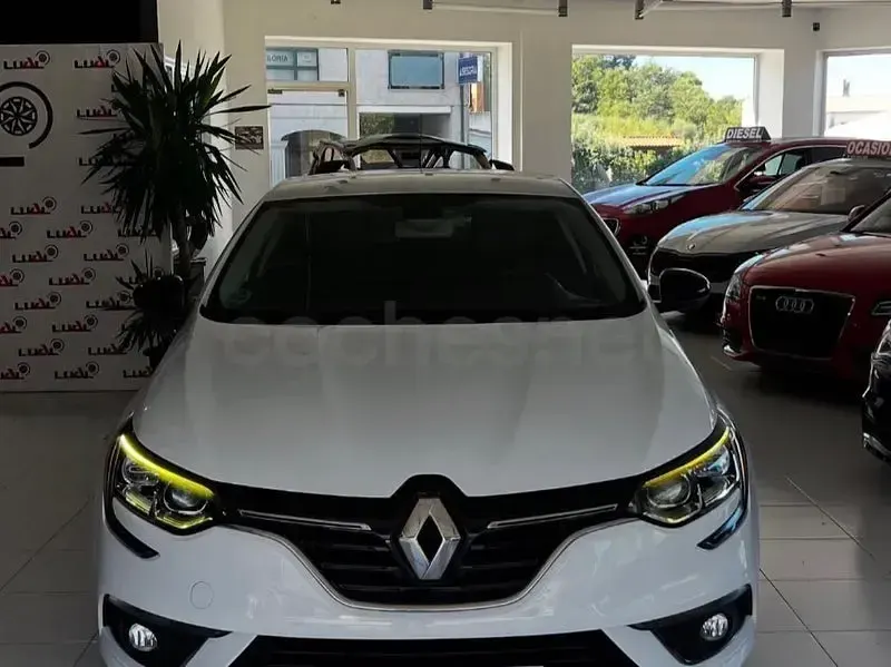 Usado Renault Mégane IV Business 110 CV (80 kW) 2018 Blanco Berlina
