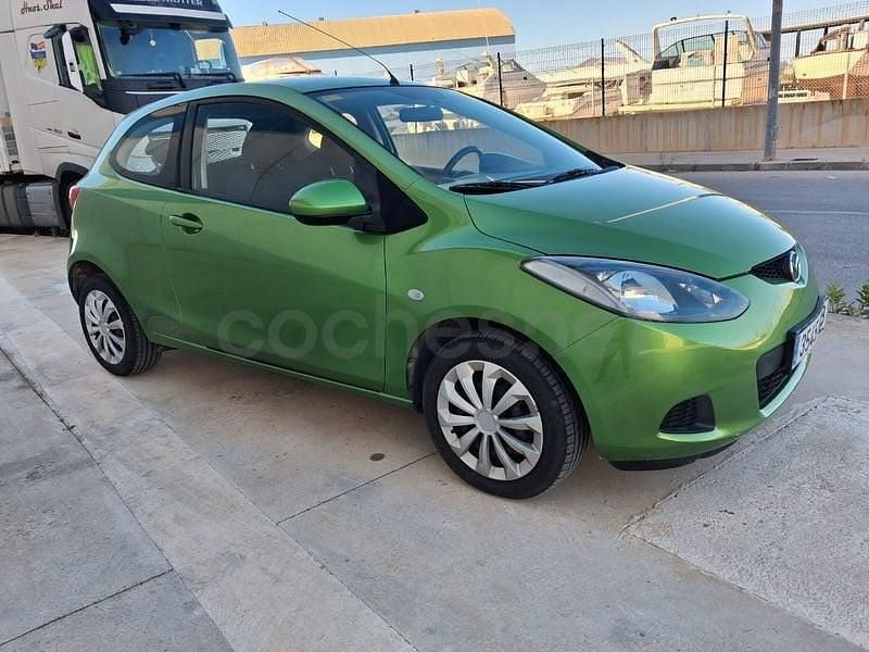 Usado Mazda 2 Active 75 CV (55 kW) 2009 Verde Utilitario