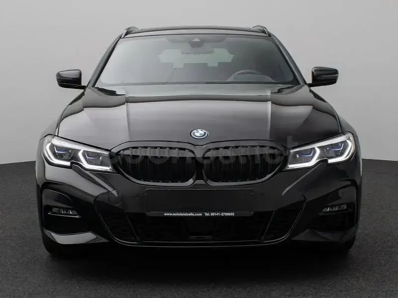 Usado BMW 330e Comfort Edition 292 CV (214 kW) 2022 Negro Familiar