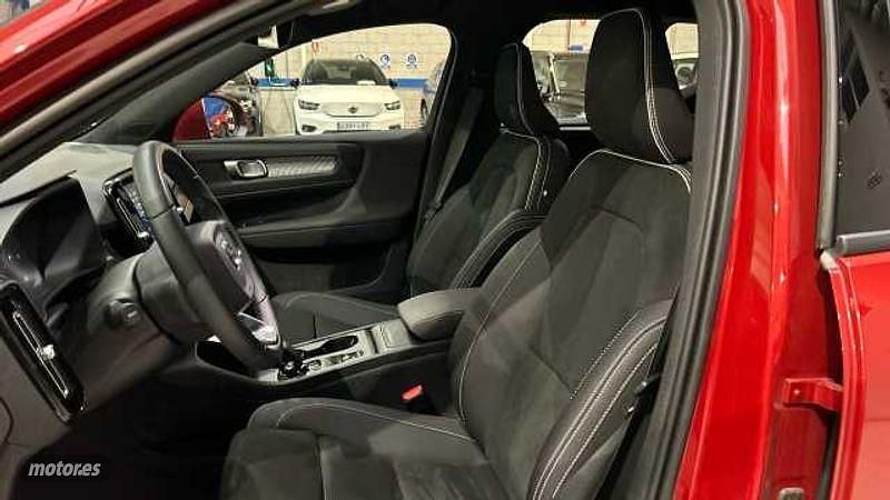 Usado Volvo XC40 Core 2023 Rojo SUV