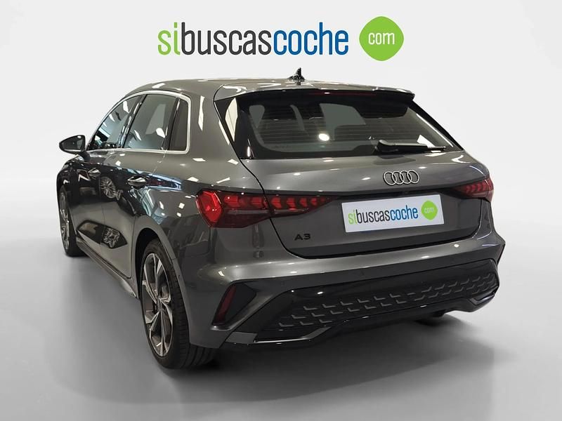 Usado Audi A3 S-Line 150 CV (110 kW) 2025 Gris/plata