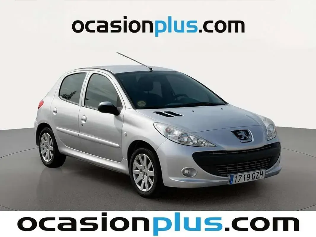 Usado Peugeot 206+ 70 CV (51 kW) 2010 Gris Utilitario