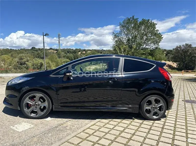 Usado Ford Fiesta ST 182 CV (133 kW) 2016 Negro Utilitario
