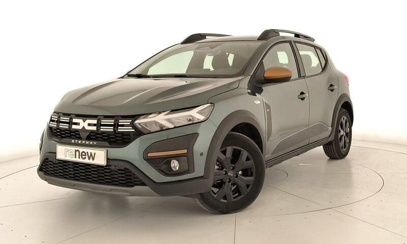 Usado Dacia Sandero Extreme 100 CV (73 kW) 2025 Verde Berlina