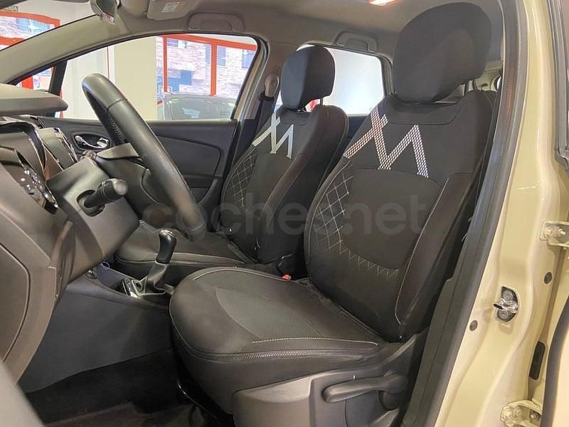 Usado Renault Captur Zen 90 CV (66 kW) 2014 Beige SUV