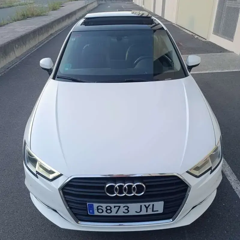 Usado Audi A3 Design 116 CV (85 kW) 2017 Plateado Utilitario
