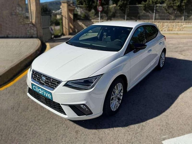 Usado Seat Ibiza Style 110 CV (80 kW) 2025 Blanco Utilitario