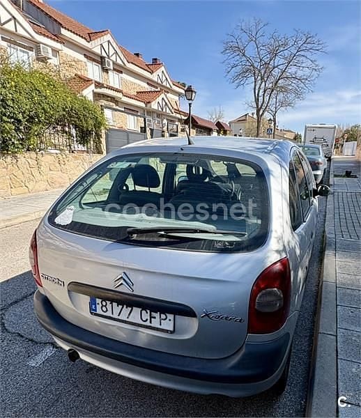 Usado Citroën Xsara Picasso 90 CV (66 kW) 2003 Gris / plata Monovolumen