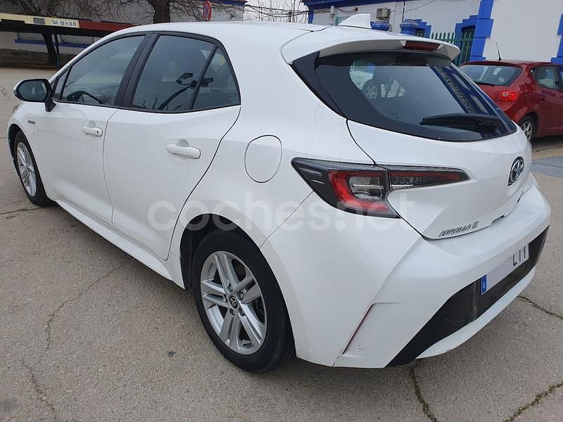 Usado Toyota Corolla Active 122 CV (89 kW) 2021 Blanco Berlina