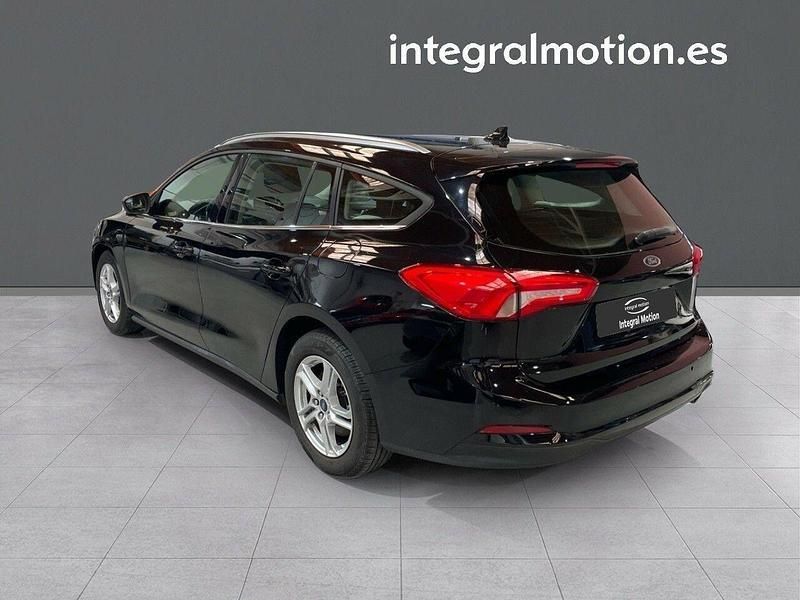 Usado Ford Focus Trend+ 120 CV (88 kW) 2020 Negro Berlina